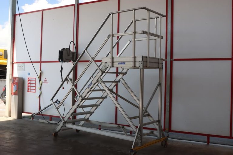 nacelle pour nettoyer le toit de gros vehicules 768x512